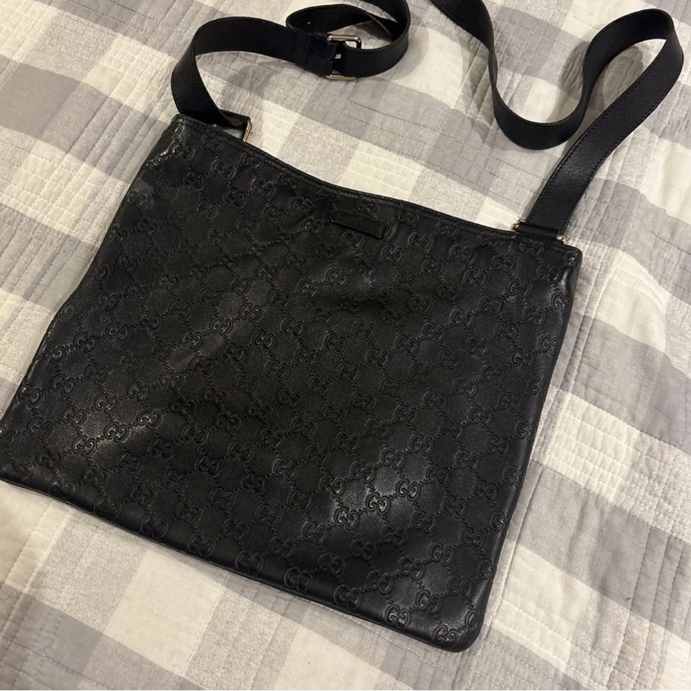 Gucci Black Leather Embossed GG Messenger Crossbody Bag